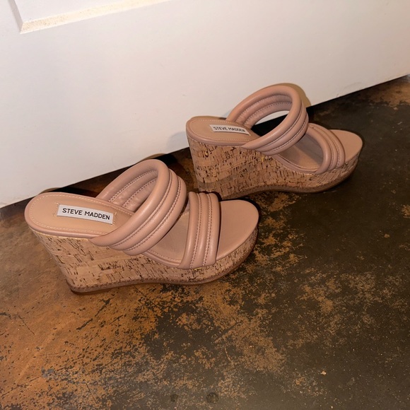 NWOT Steve Madden Wipeout wedge in tan size 9 - Picture 6 of 9